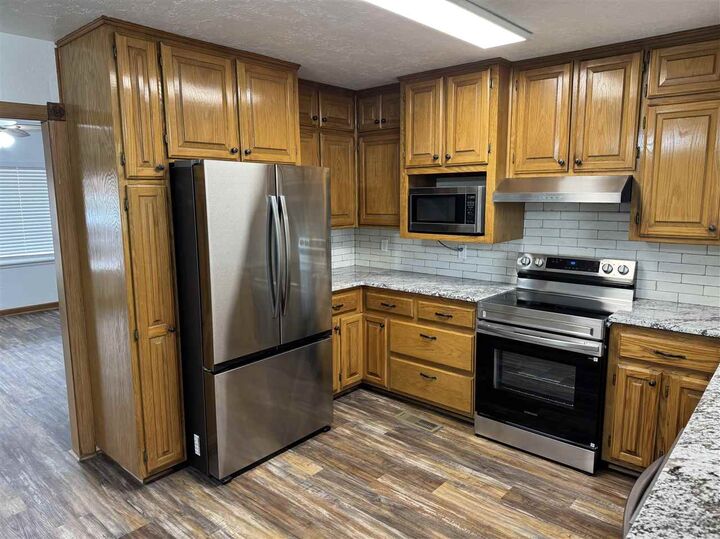 Property Photo:  310 E Cole  OK 73541 