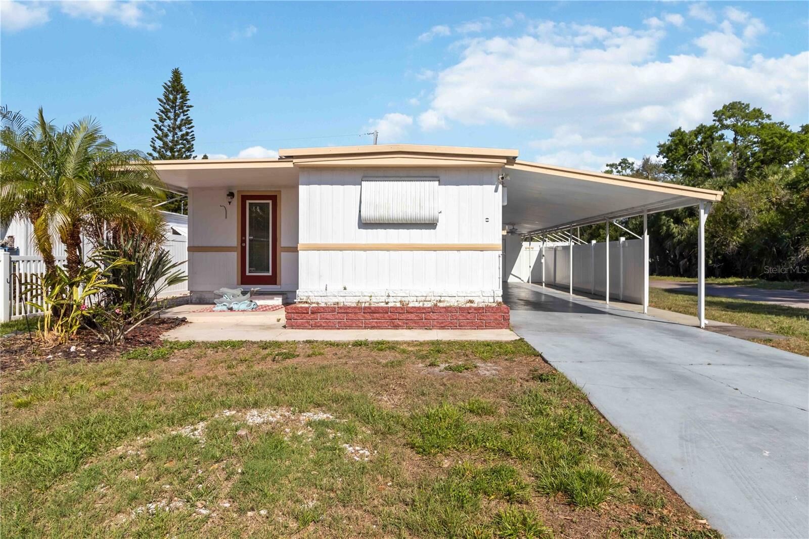 Property Photo:  5203 W Pine Street N  FL 33709 