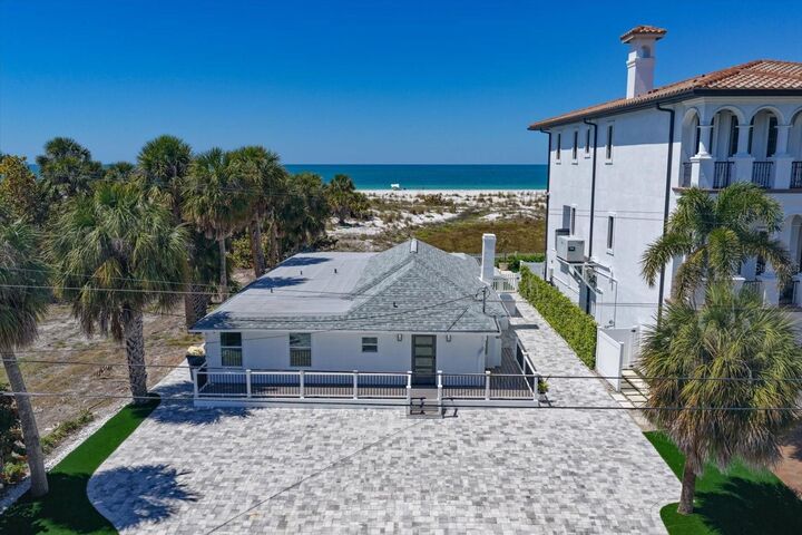 Property Photo: 1038 Eldorado Avenue FL 33767