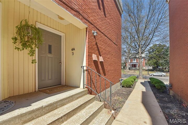 Property Photo:  4466 McPherson Avenue 4A  MO 63108 