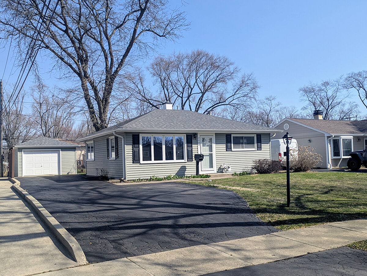 Property Photo:  2404 Hawk Lane  IL 60008 