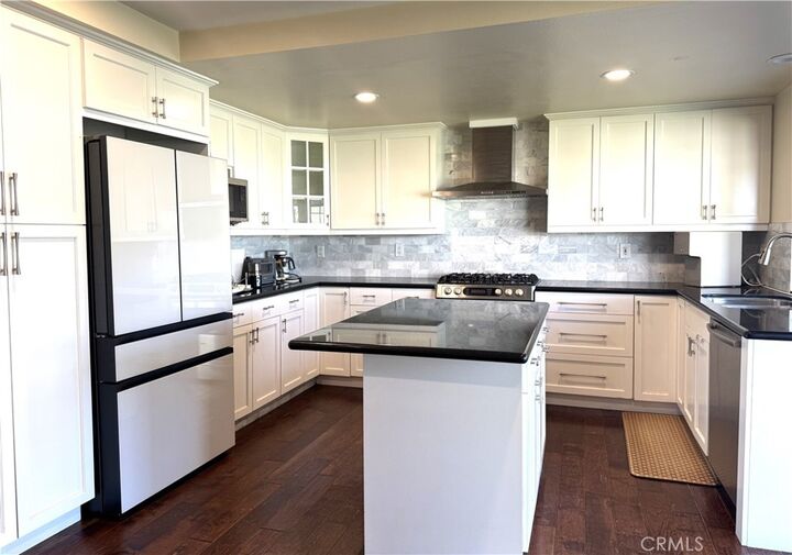 Property Photo:  13037 Beach  CA 90703 