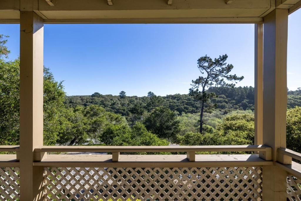 Property Photo:  121 Quail Run Court  CA 93940 
