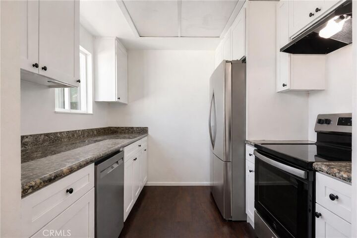 Property Photo:  1925 Gates Avenue  CA 90278 