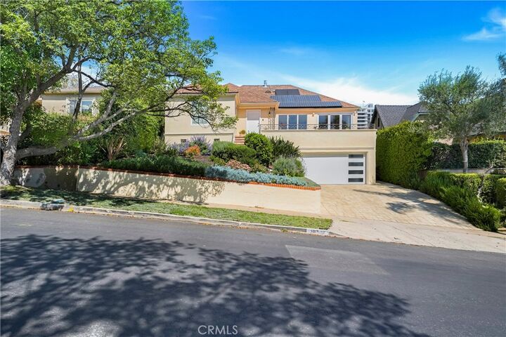 Property Photo:  10707 Rochester  CA 90024 