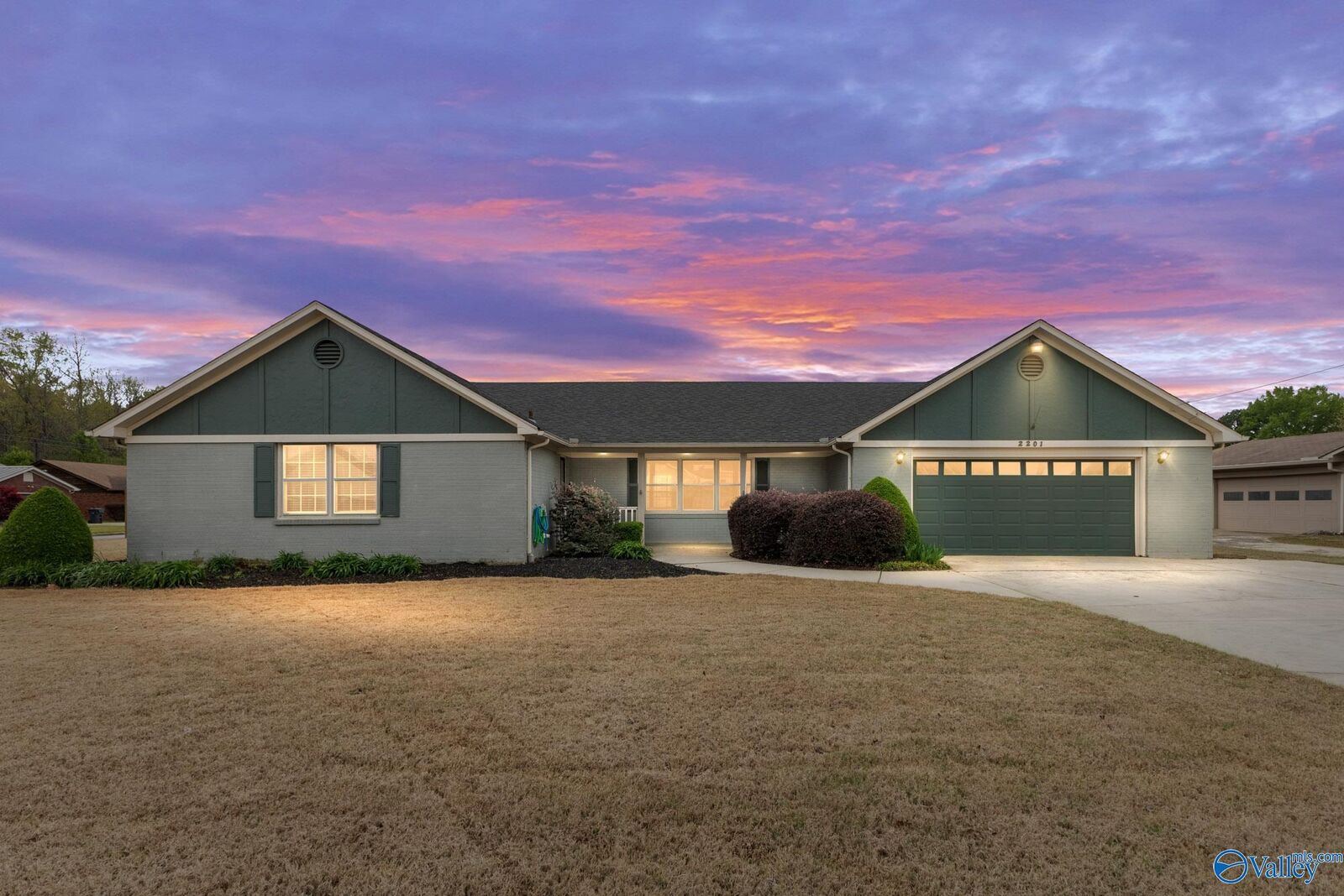 Property Photo:  2201 Auburn Drive SW  AL 35603 