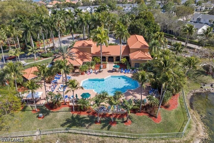 Property Photo:  1210 Wildwood Lakes Boulevard 306  FL 34104 