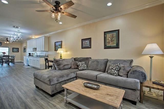 Property Photo: 272 Lakeview Drive B LA 70458