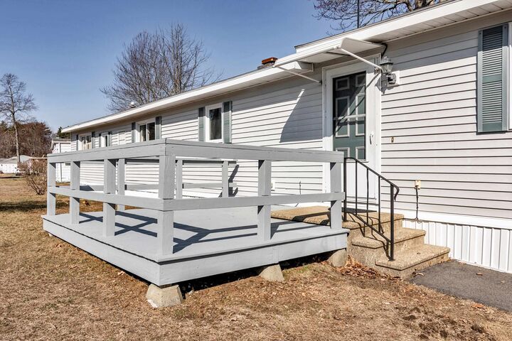 Property Photo:  47 Scott Avenue  NH 03874 