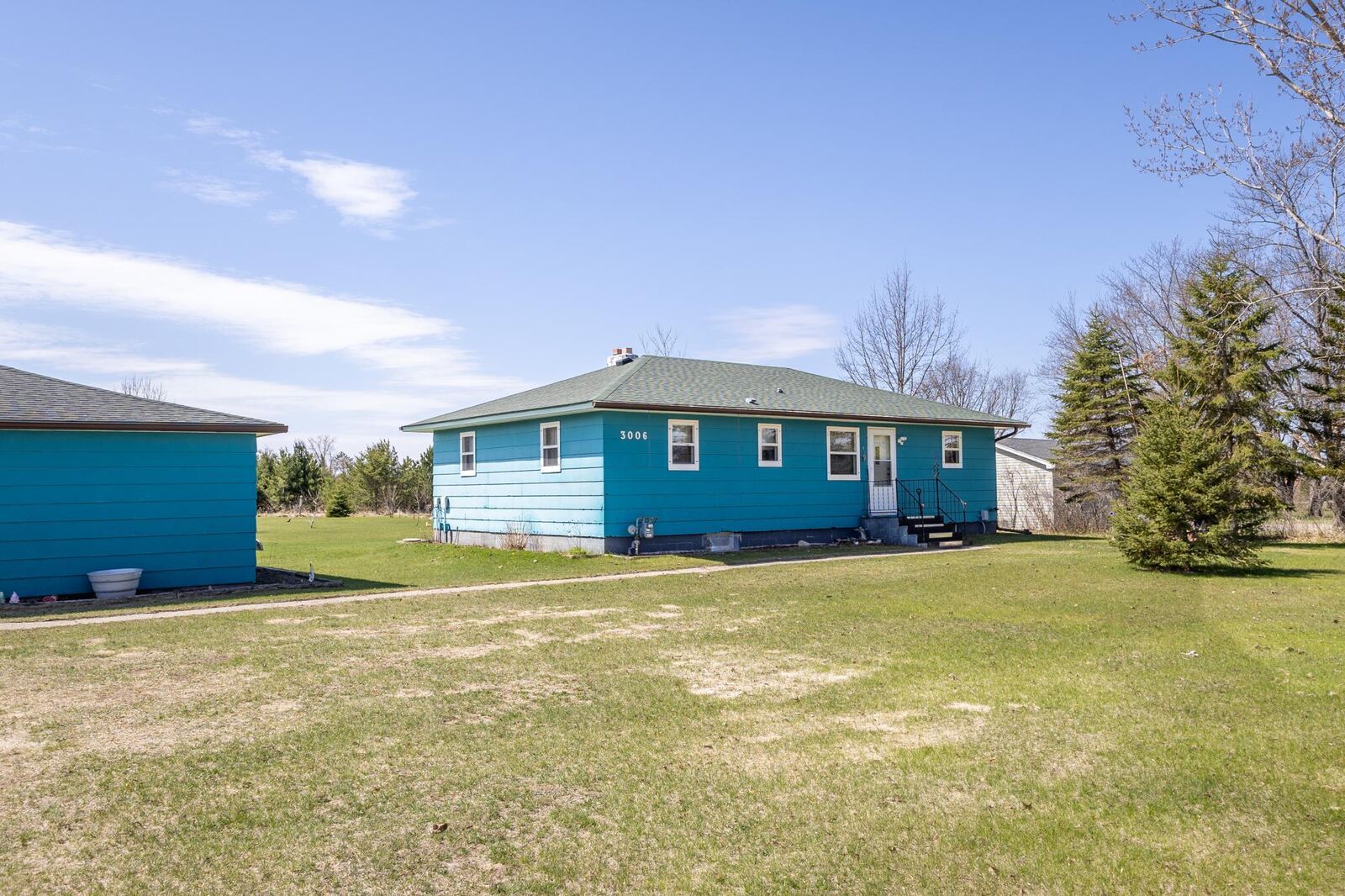 Property Photo:  3006 Roosevelt Road SE  MN 56601 