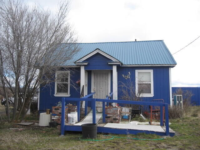 Property Photo:  24086 Yellow Jacket Springs Road  OR 97621 