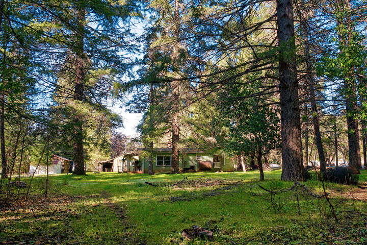 Property Photo:  389 Boyer Road  OR 97526 