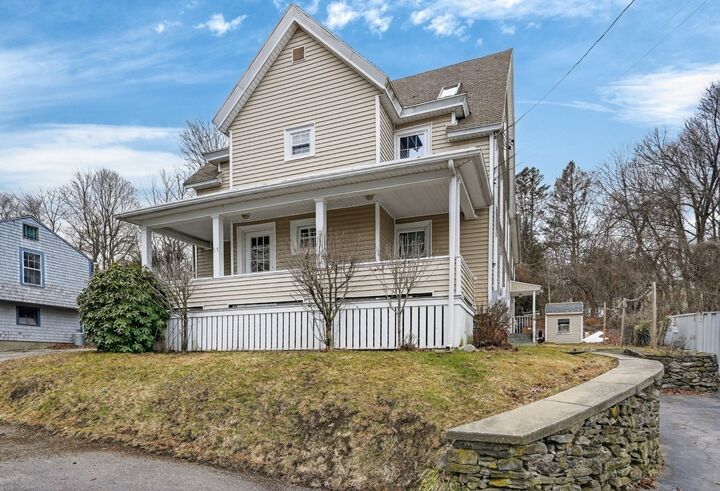 Property Photo:  17 Mason St  MA 01749 