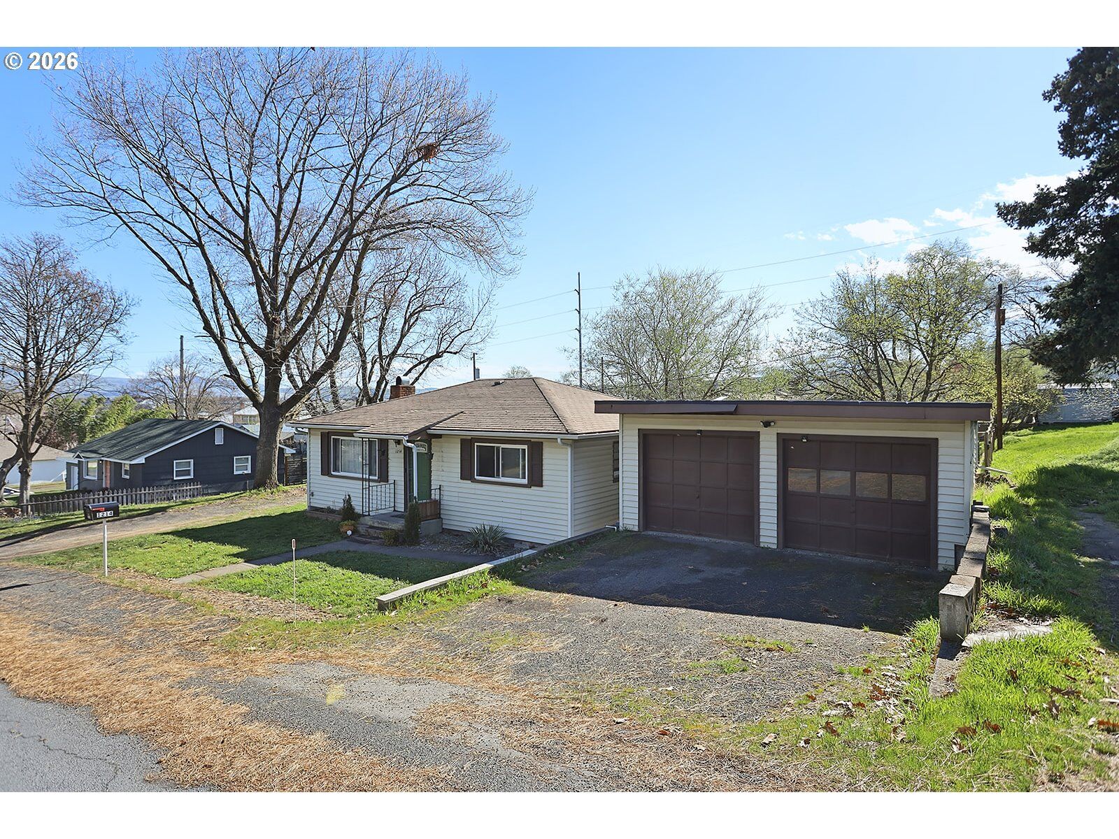 Property Photo: 1214 Walnut St OR 97058