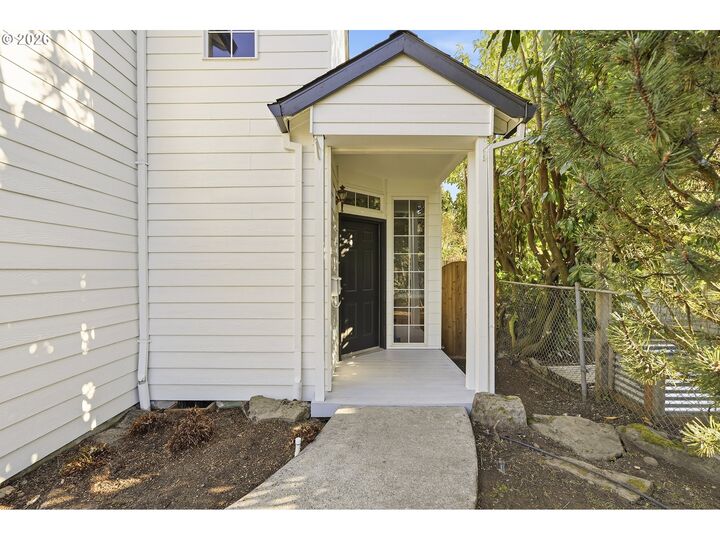 Property Photo: 5718 SE Steele St OR 97206