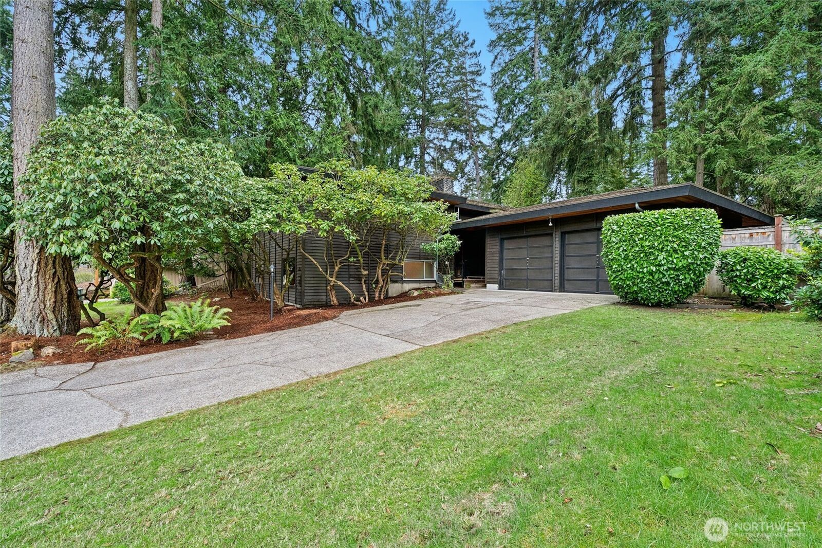 Property Photo:  2029  152nd Avenue SE  WA 98007 