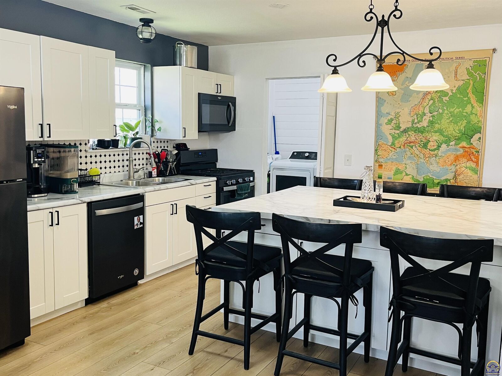 Property Photo: 931 La Salle St KS 66044