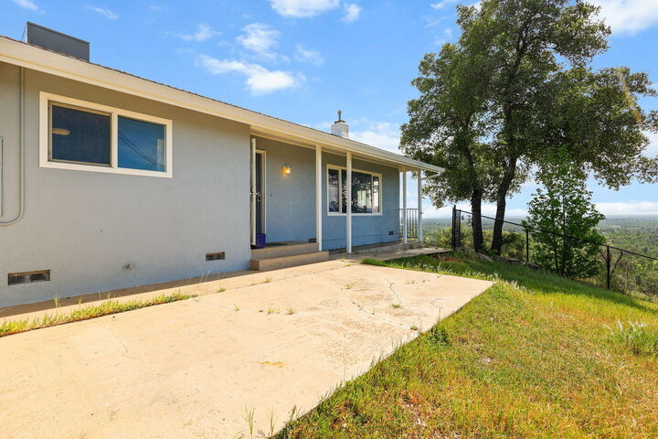 Property Photo: 13497 Old Oregon Trail CA 96003