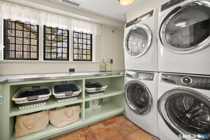 Property Photo:  9 Frost Road  CT 06830 