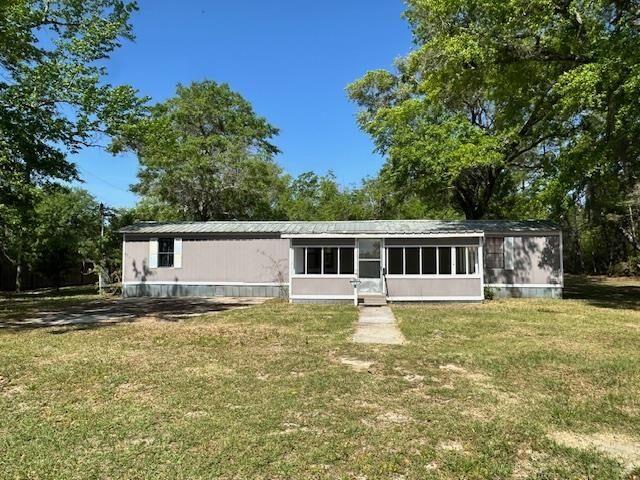 Property Photo:  16437 NW County Road 12  FL 32321 
