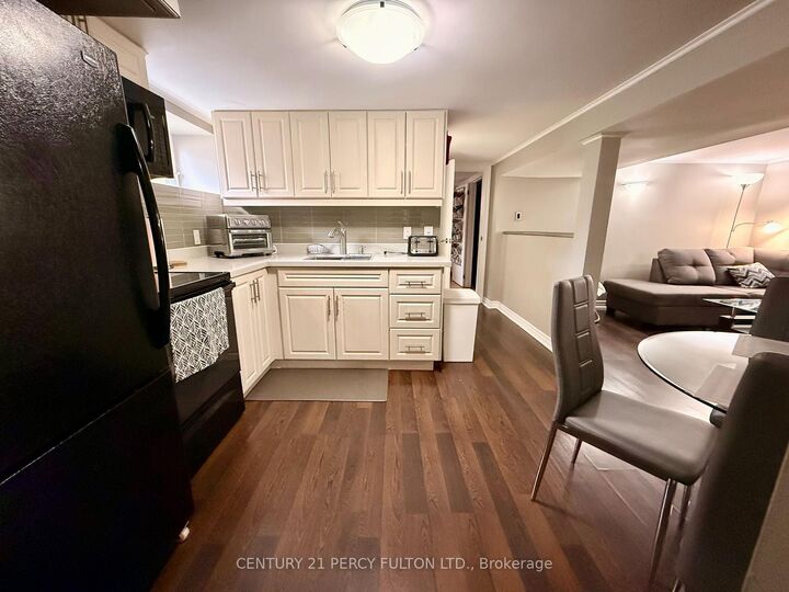 Photo de la propriété: 17 Maywood Park ON M1K 2G9