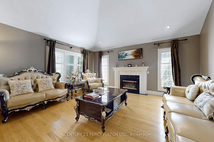 Photo de la propriété: 1832 Chesbro Court ON L5H 4H2