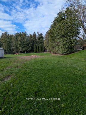 Property Photo:  396 North Scugog Court  ON L1C 6T1 