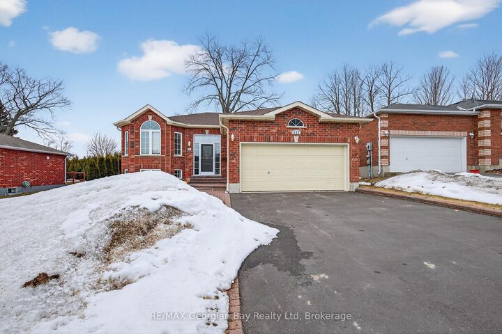 495 Shewfelt Crescent — photo 1