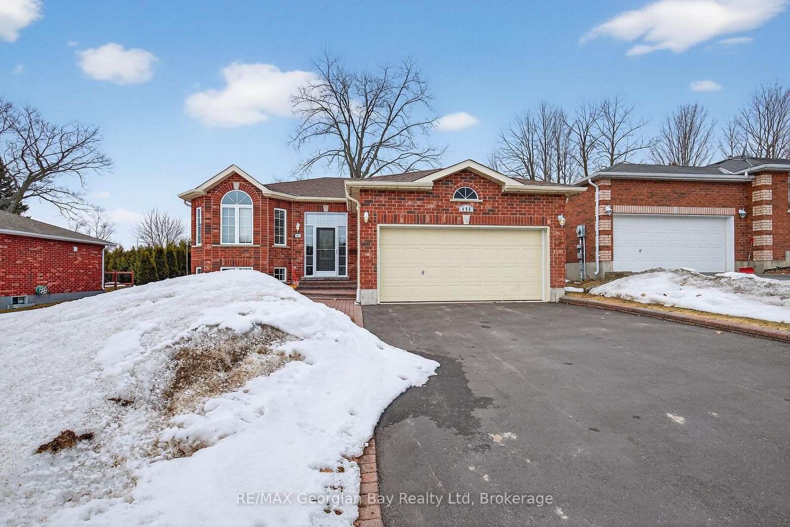 Property Photo: 495 Shewfelt Crescent ON L4R 5N8