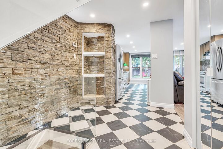 Property Photo: 24 Argyle Road ON L4N 6P7