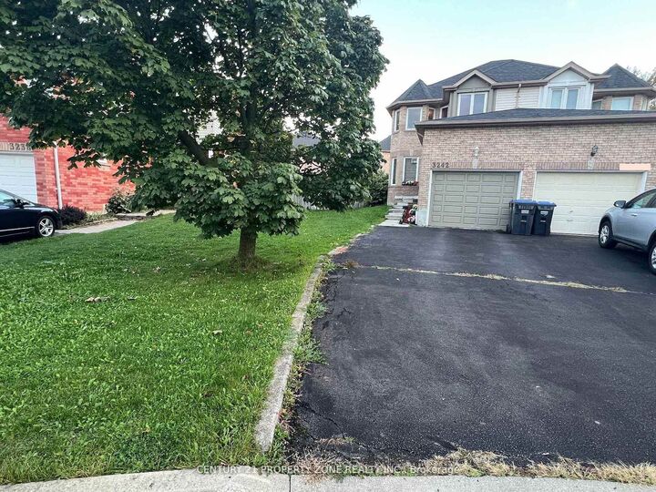 Property Photo: 3242 Tortola Court ON L5N 7C4