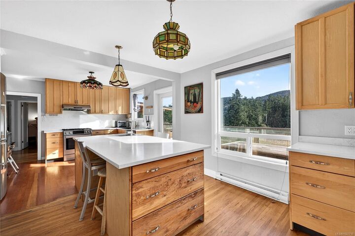 Property Photo: 133 Baker Rd BC V8K 2N6