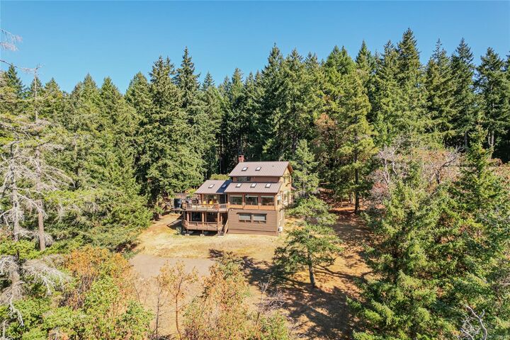 Property Photo: 108 Tern Rd BC V8K 1G9