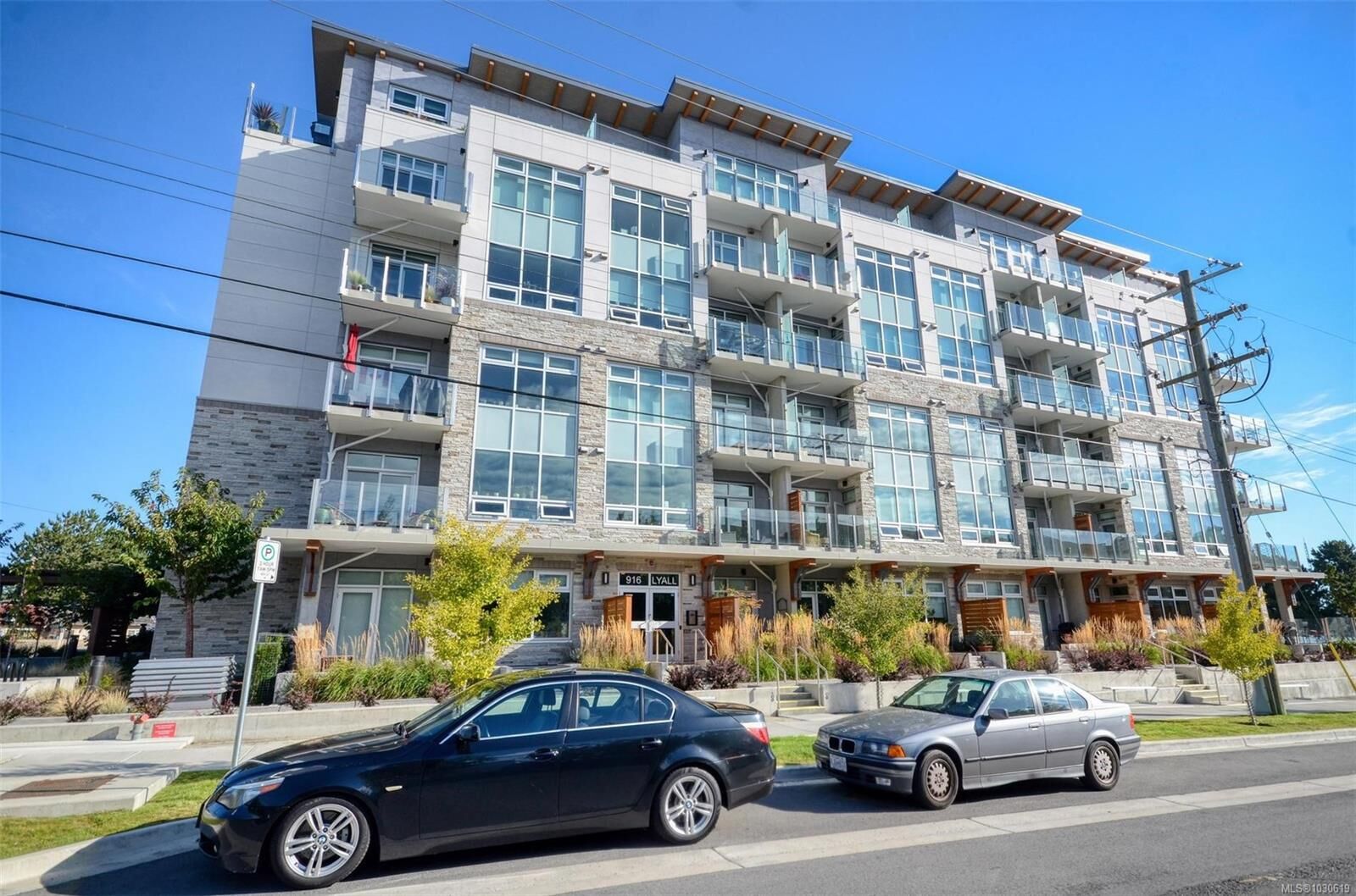 Property Photo:  916 Lyall St 203  BC V9A 5E6 