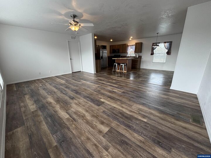 Property Photo:  1220 Monmouth St 14  OR 97351 