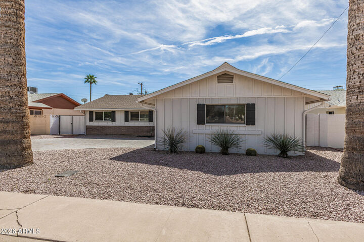 Property Photo:  8519 E Rose Lane  AZ 85250 