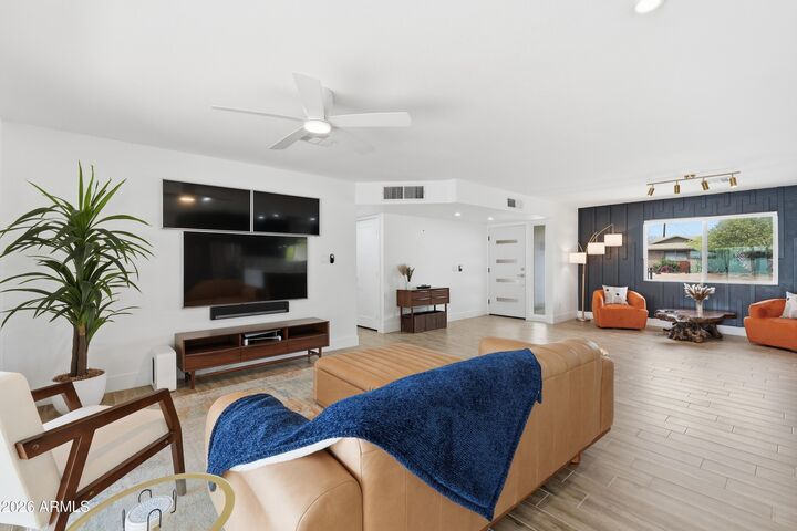 Property Photo:  8607 E Jackrabbit Road  AZ 85250 