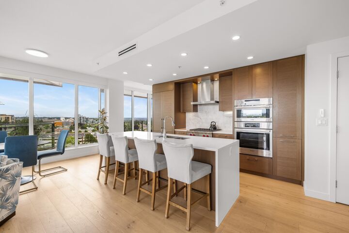 Property Photo: 1439 George Street 902 BC V4B 0B9