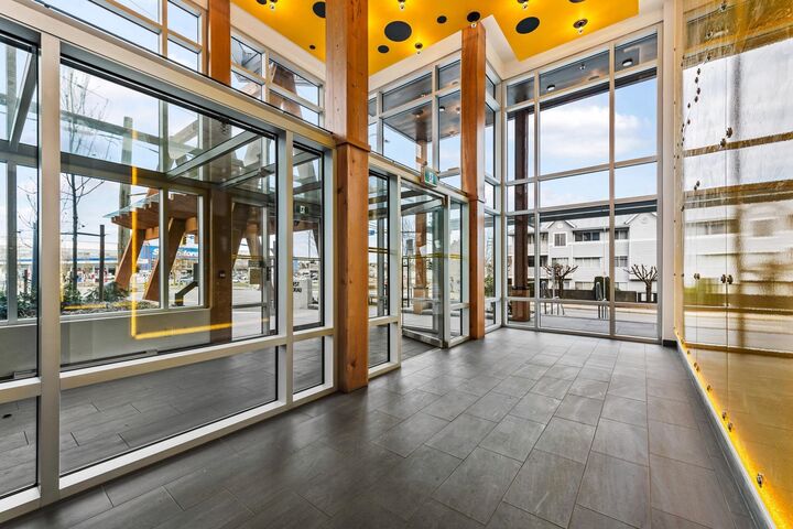 Property Photo: 32828 Landeau Place 10 BC V2S 0M4