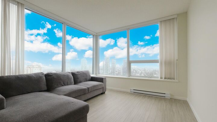Property Photo: 6658 Dow Avenue 3509 BC V5H 0C7