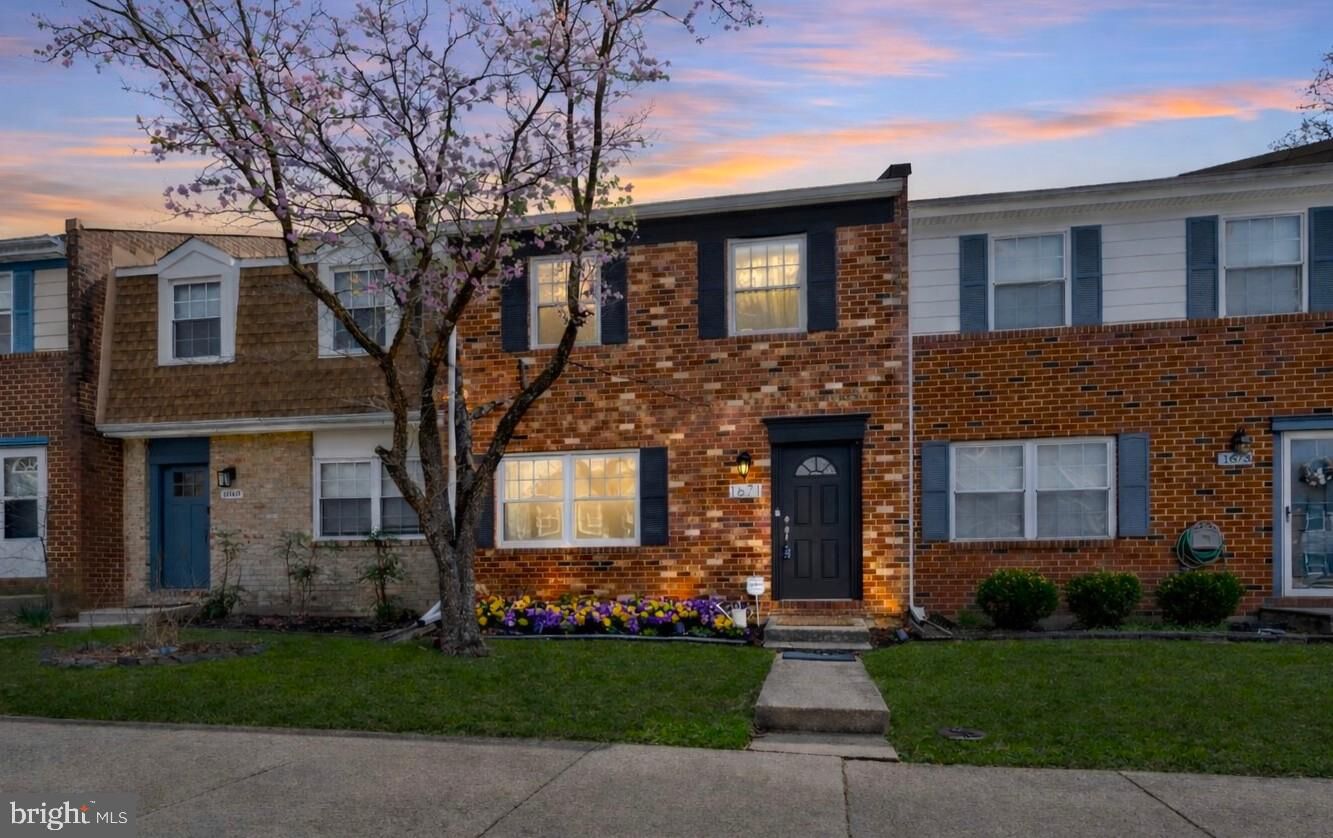 Property Photo:  1671 Yorktown Court  MD 21114 