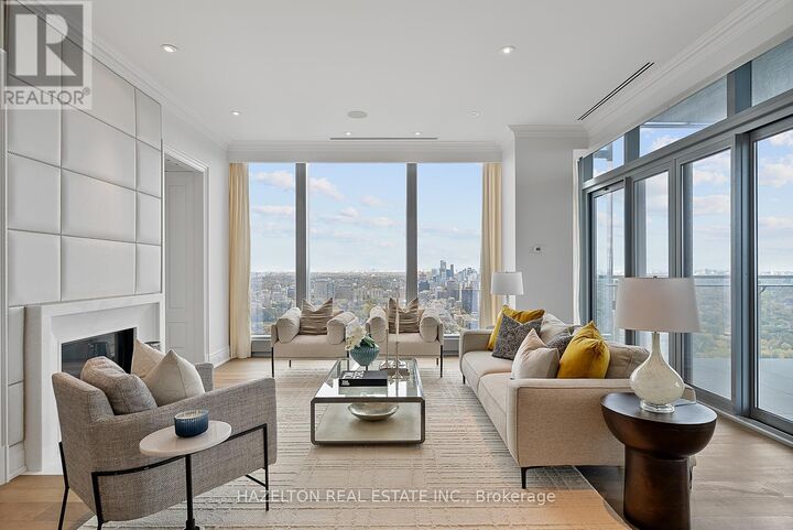 Property Photo:  50 Yorkville Avenue 4802  ON M4W 0A3 