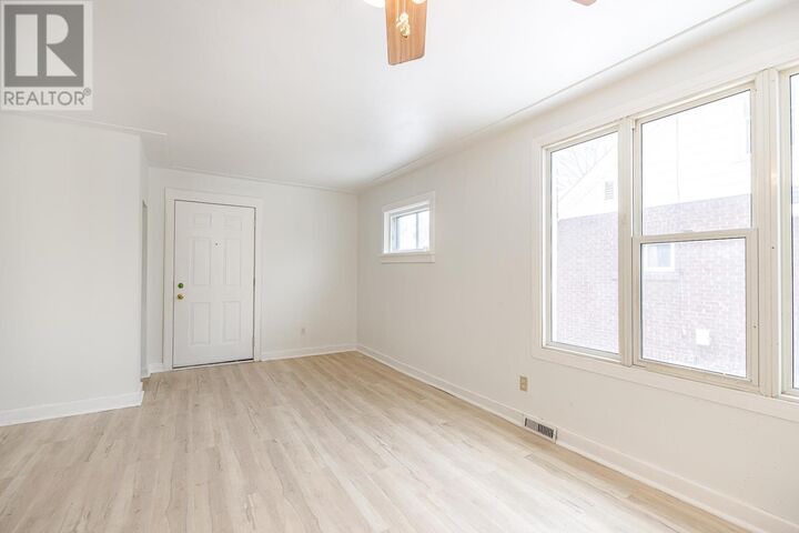 Property Photo:  340 Wellington St  ON P6A 2L9 