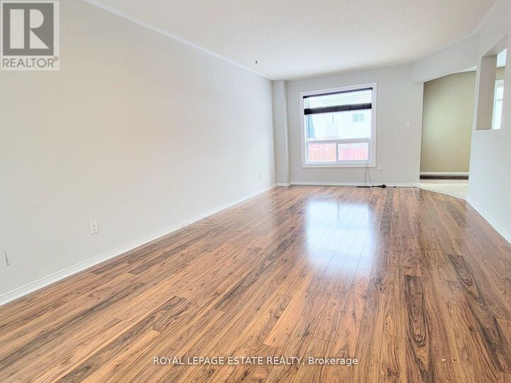 Property Photo:  929 Glenbourne Court  ON L1K 2P8 
