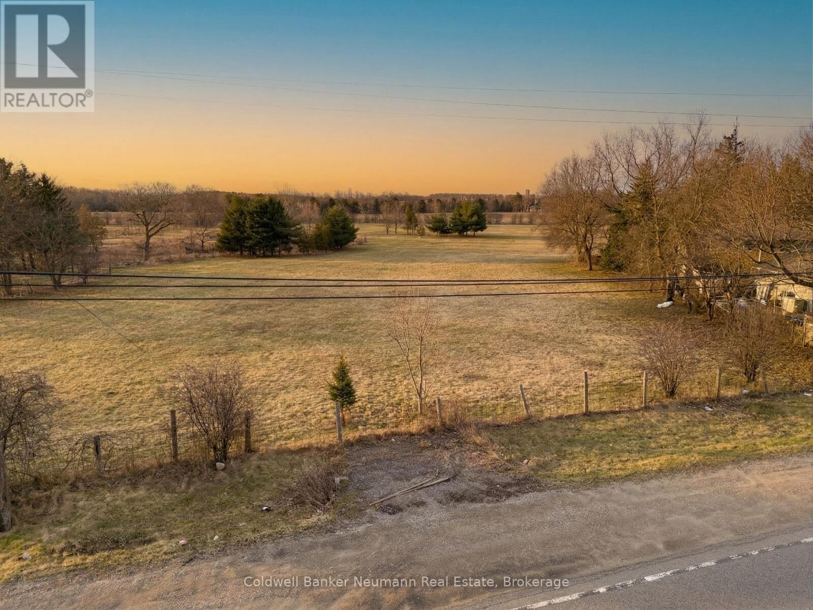 Photo de la propriété:  8011 7 Highway  ON N1H 6H8 