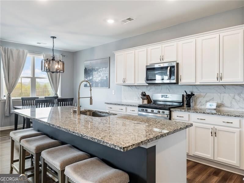 Property Photo: 5535 Allegre Place GA 30028