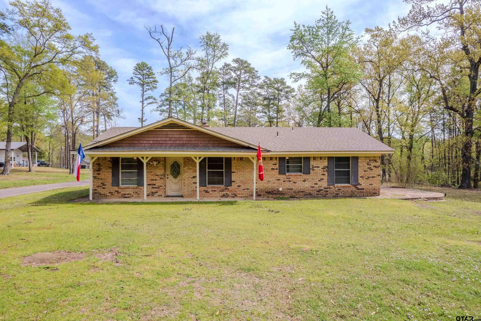 Property Photo: 102 King Henry TX 75480