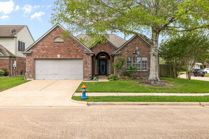 Property Photo:  2902 Julie Ann Drive  TX 77584 