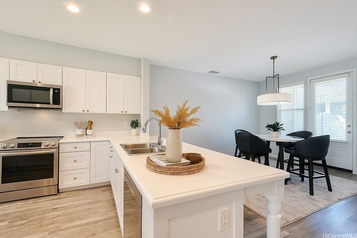 Property Photo:  91-2220 Kaiwawalo Street 11-1105  HI 96706 