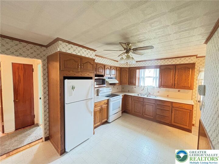 Property Photo:  662 Minor Street  PA 18049 